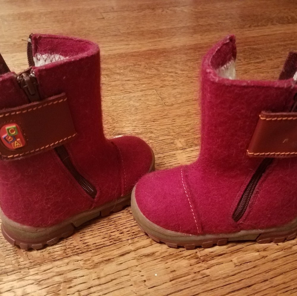 Girls Snow boots Size 8 W Lambswool WaterResistant